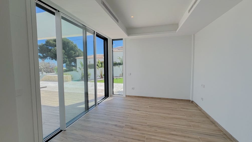 4 bedroom Villa for sale in Benissa with pool garage - € 2,260,000 (Ref: 8892169)