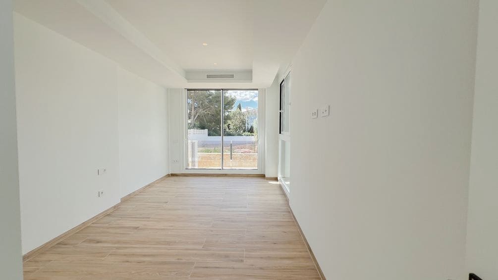 4 bedroom Villa for sale in Benissa with pool garage - € 2,260,000 (Ref: 8892169)