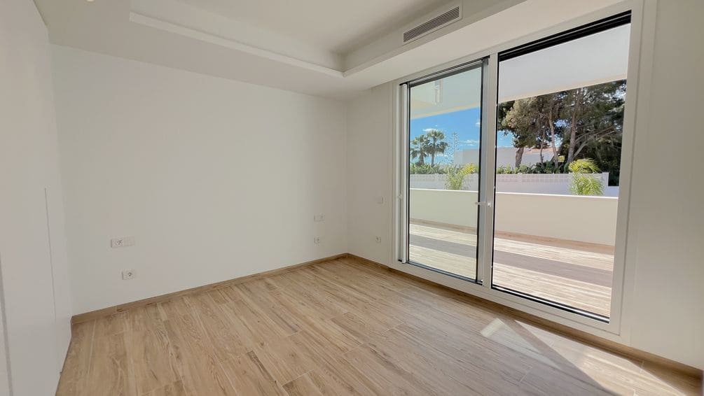 4 bedroom Villa for sale in Benissa with pool garage - € 2,260,000 (Ref: 8892169)