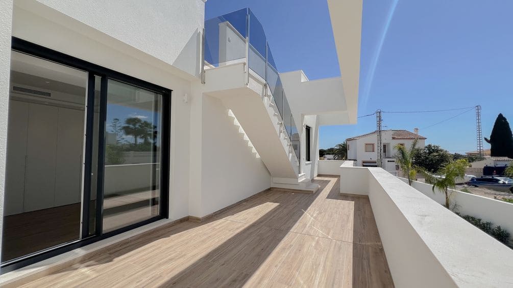 4 bedroom Villa for sale in Benissa with pool garage - € 2,260,000 (Ref: 8892169)