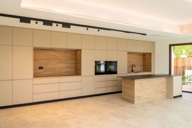 4 soveværelse Villa til salg i Calpe / Calp med swimmingpool garage - € 1.370.000 (Ref: 9132108)