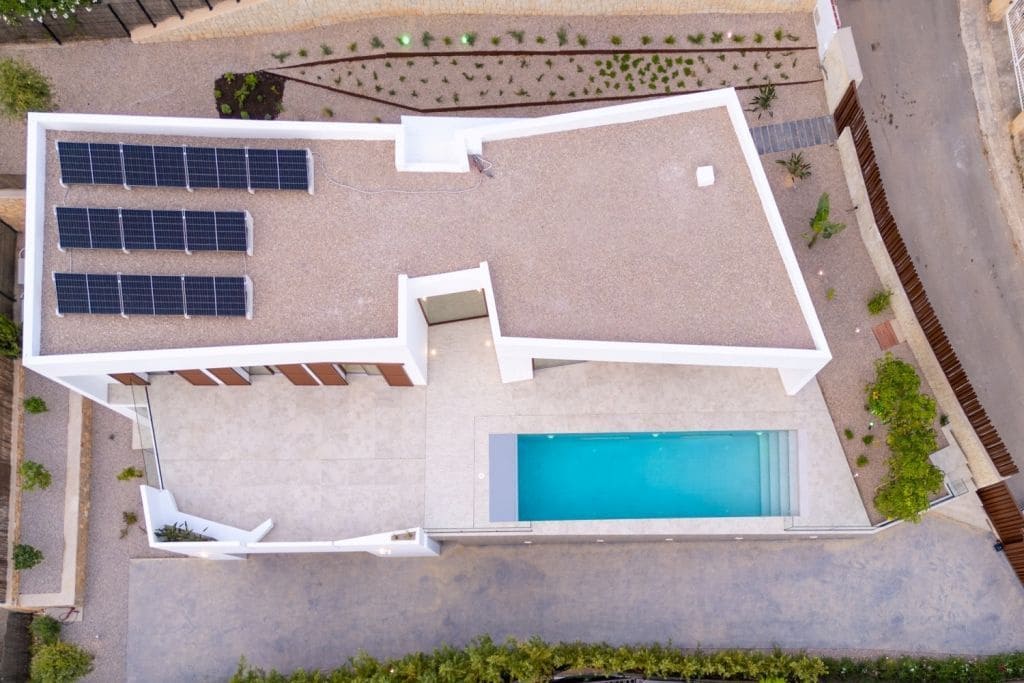 4 bedroom Villa for sale in Calpe / Calp with pool garage - € 1,370,000 (Ref: 9132108)