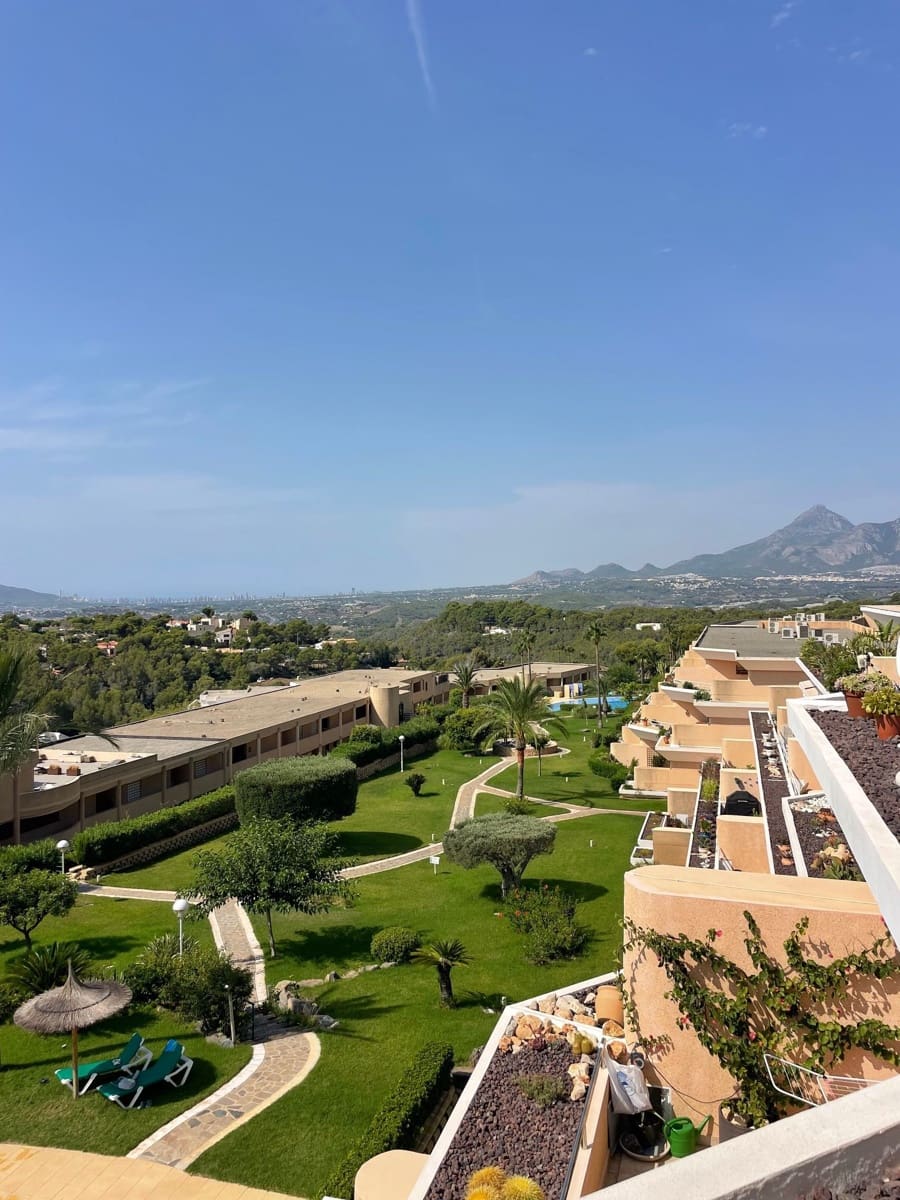 2 bedroom Apartment for sale in Altea with pool garage - € 375,000 (Ref: 9169323)