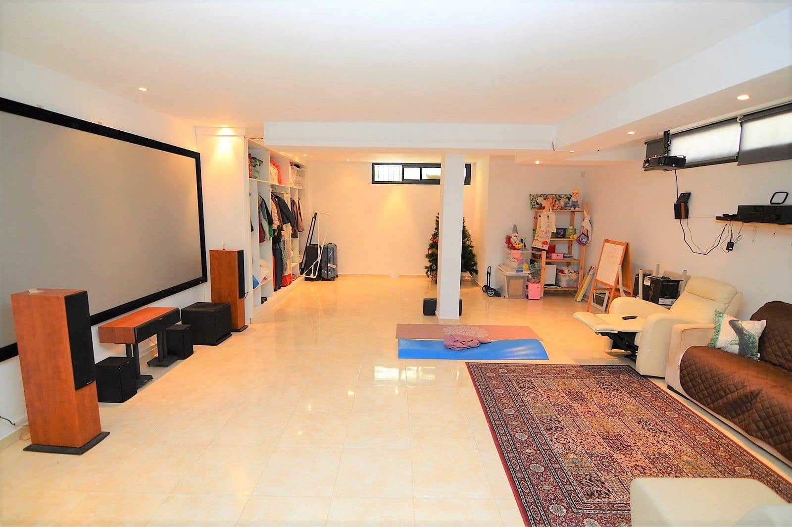 4 soveværelse Villa til salg i Polop med swimmingpool garage - € 895.000 (Ref: 9290990)