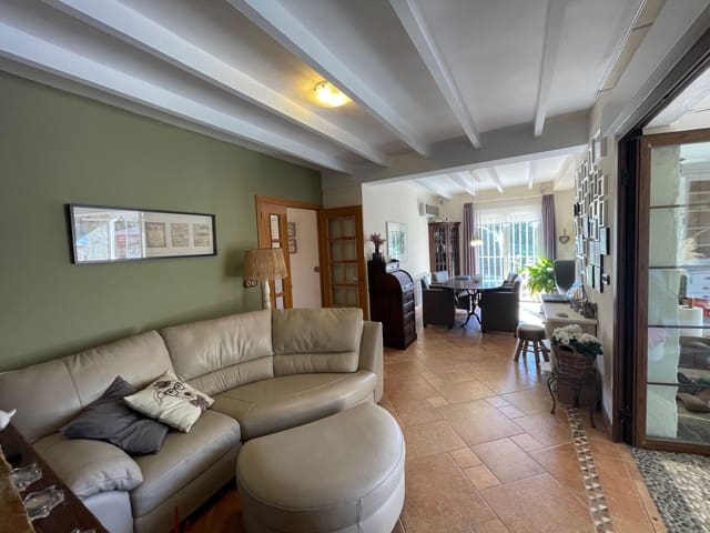 Chalet de 6 habitaciones en Alfaz del Pi / L'Alfàs del Pi en venta con piscina garaje - 1.100.000 € (Ref: 9366954)