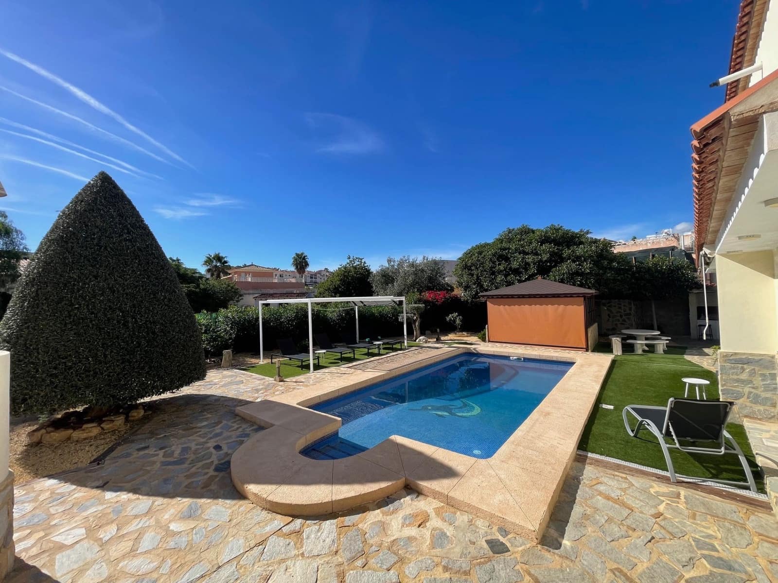 Chalet de 6 habitaciones en Alfaz del Pi / L'Alfàs del Pi en venta con piscina garaje - 1.100.000 € (Ref: 9366954)