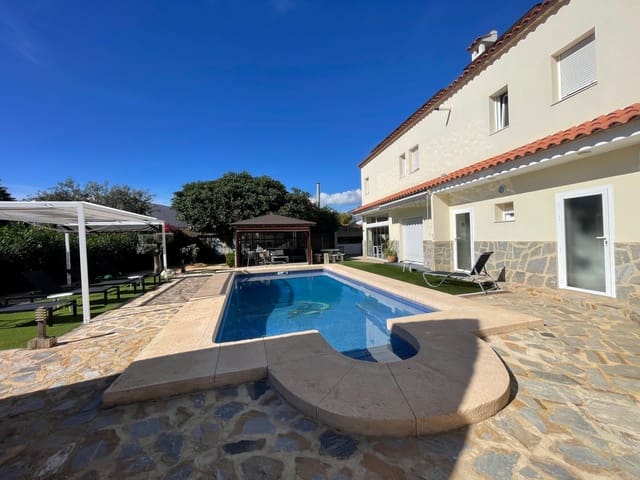 Chalet de 6 habitaciones en Alfaz del Pi / L'Alfàs del Pi en venta con piscina garaje - 1.100.000 € (Ref: 9366954)