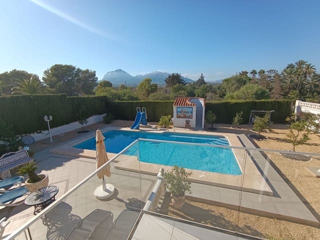 3 soveværelse Villa til salg i Albir, Alfaz del Pi / L'Alfàs del Pi med swimmingpool garage - € 775.000 (Ref: 9378728)