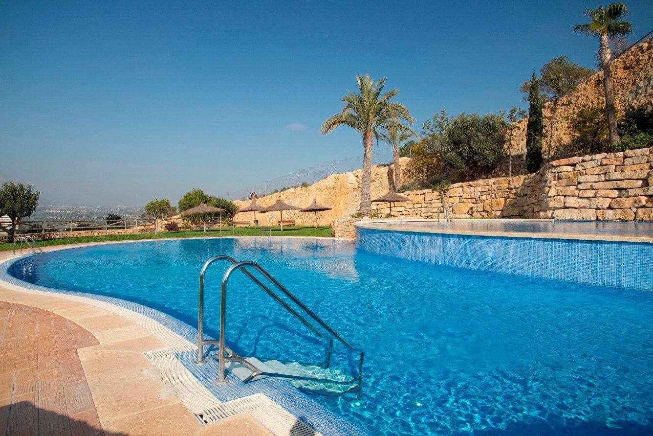 2 bedroom Apartment for sale in Benidorm with pool garage - € 369,500 (Ref: 9398193)