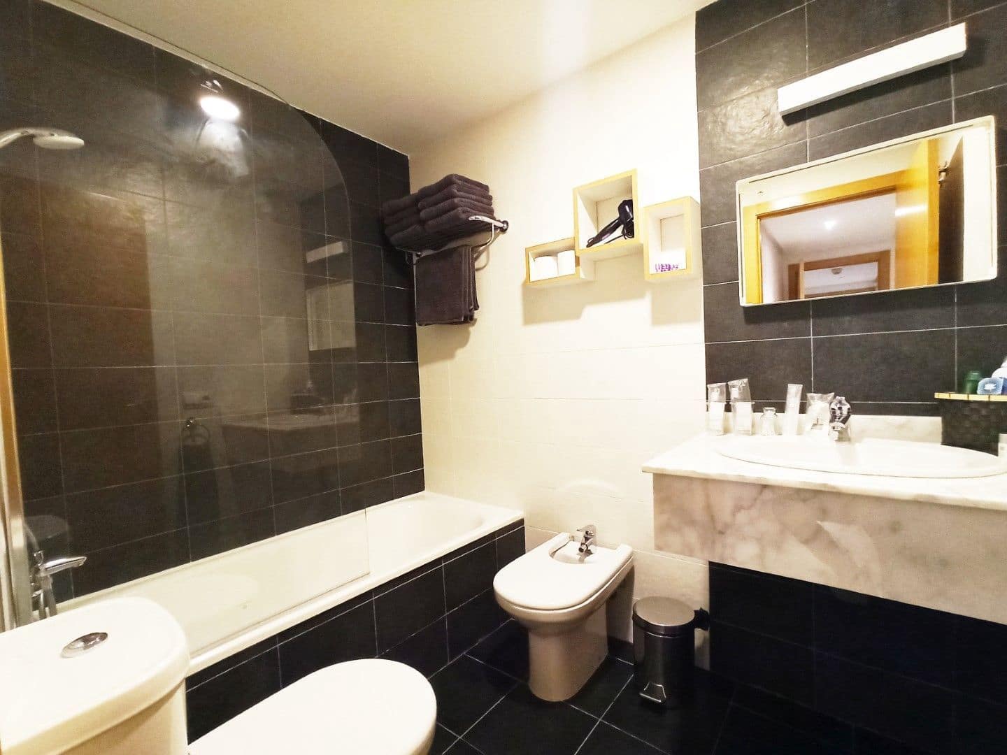 2 bedroom Apartment for sale in Benidorm with pool garage - € 369,500 (Ref: 9398193)