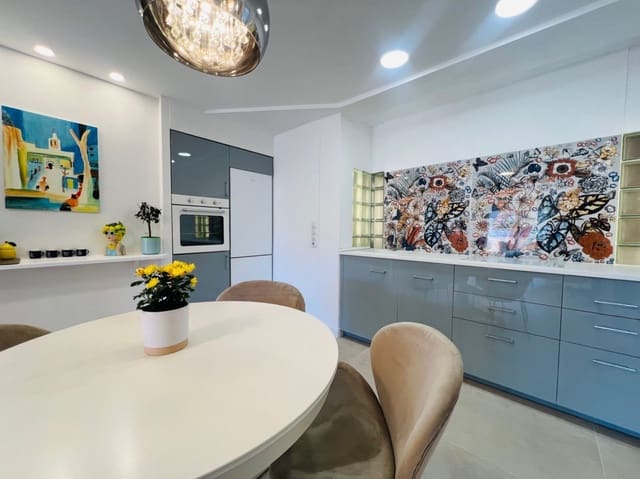 3 bedroom Apartment for sale in Calpe / Calp - € 345,000 (Ref: 9421878)