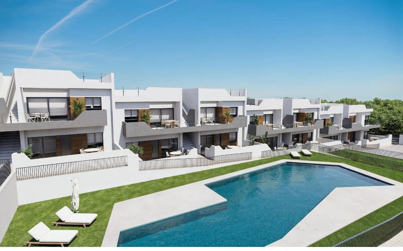 2 chambre Bungalow à vendre à San Miguel de Salinas avec piscine - 189 999 € (Ref: 9421884)