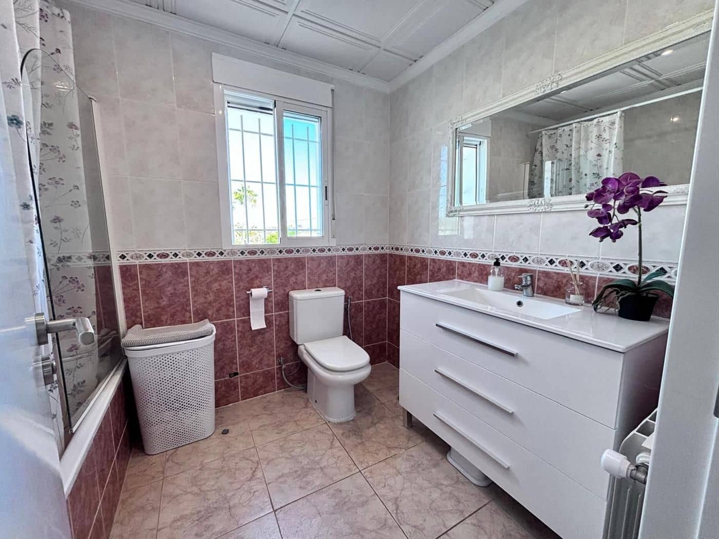 Apartamento de 2 habitaciones en Calpe / Calp en venta con piscina garaje - 240.000 € (Ref: 9430813)