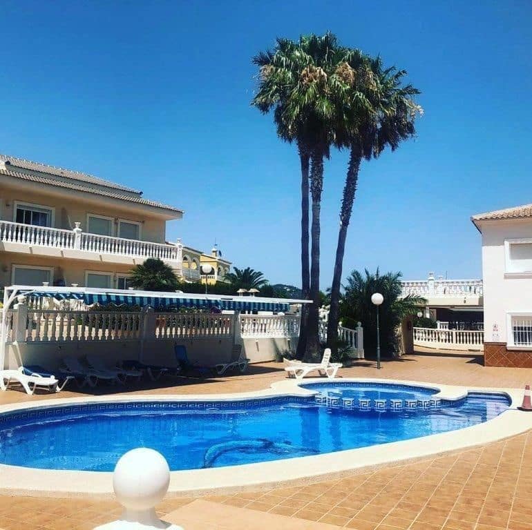 Apartamento de 2 habitaciones en Calpe / Calp en venta con piscina garaje - 240.000 € (Ref: 9430813)