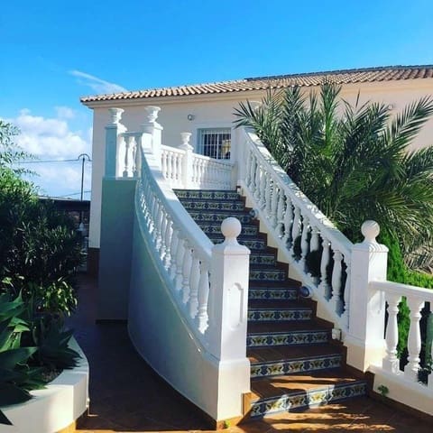 Apartamento de 2 habitaciones en Calpe / Calp en venta con piscina garaje - 240.000 € (Ref: 9430813)