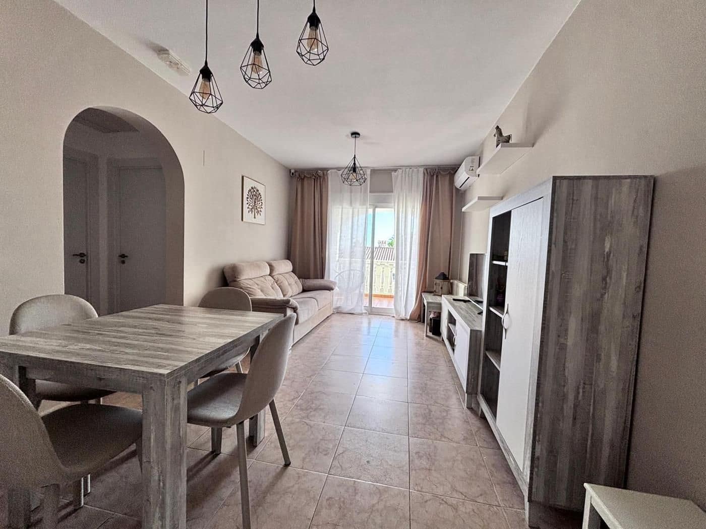 Apartamento de 2 habitaciones en Calpe / Calp en venta con piscina garaje - 240.000 € (Ref: 9430813)