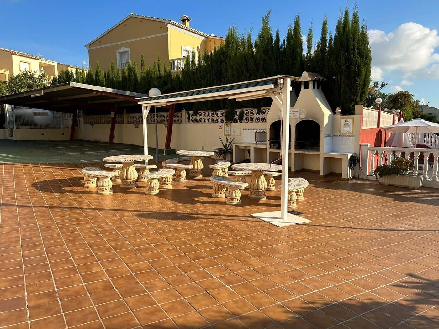 Apartamento de 2 habitaciones en Calpe / Calp en venta con piscina garaje - 240.000 € (Ref: 9430813)