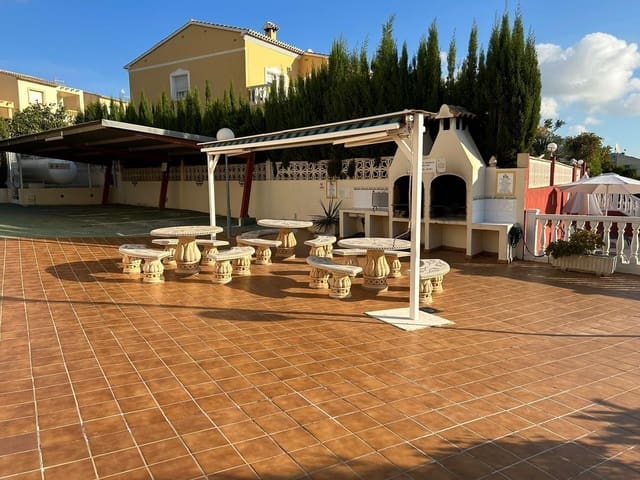 Apartamento de 2 habitaciones en Calpe / Calp en venta con piscina garaje - 240.000 € (Ref: 9430813)