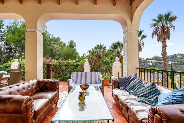 3 makuuhuone Huvila myytävänä paikassa Altea mukana uima-altaan 
autotalli - 725 000 € (Ref: 9439488)