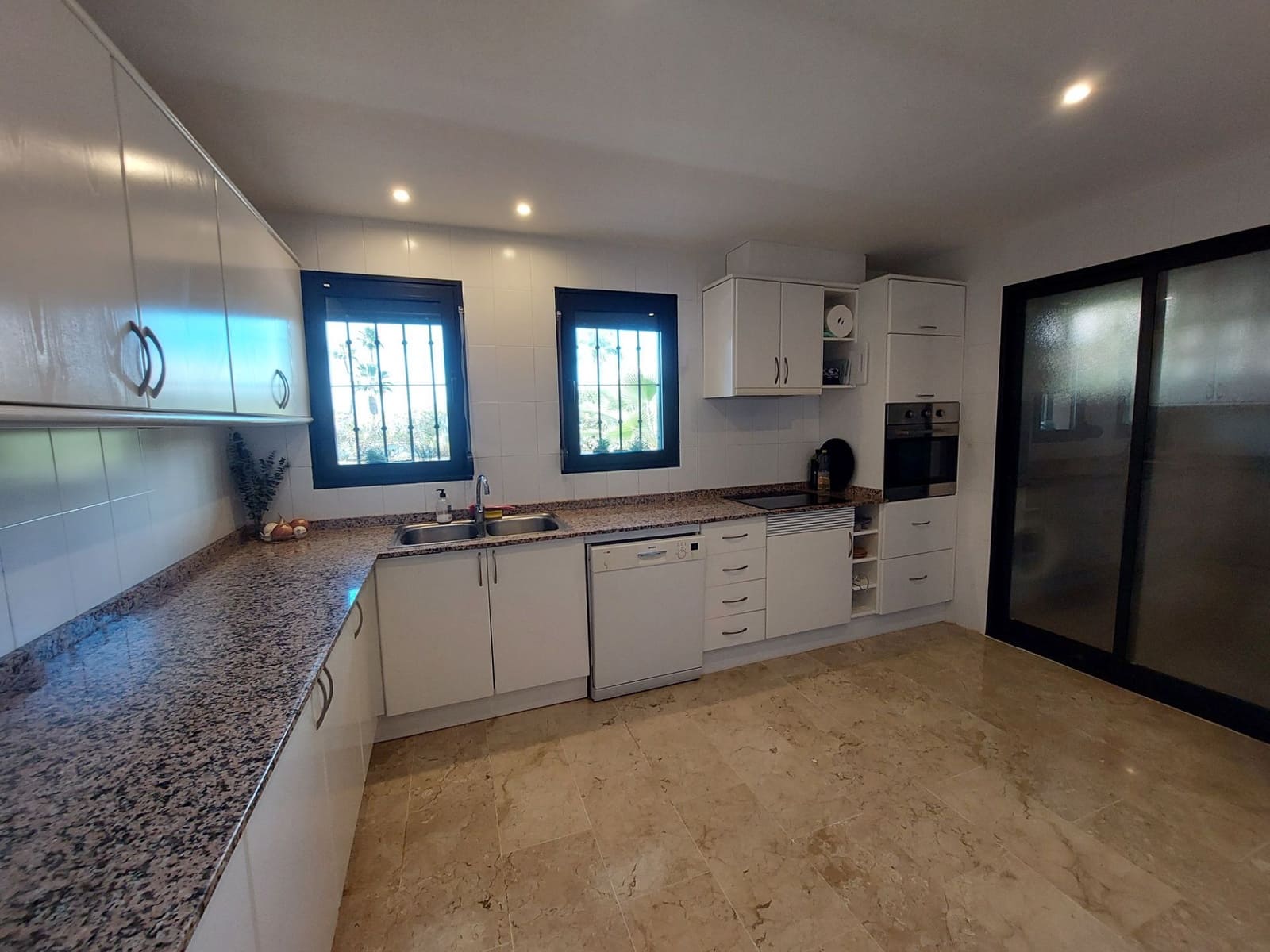 2 soveværelse Lejlighed til salg i Altea med swimmingpool garage - € 329.000 (Ref: 9439490)