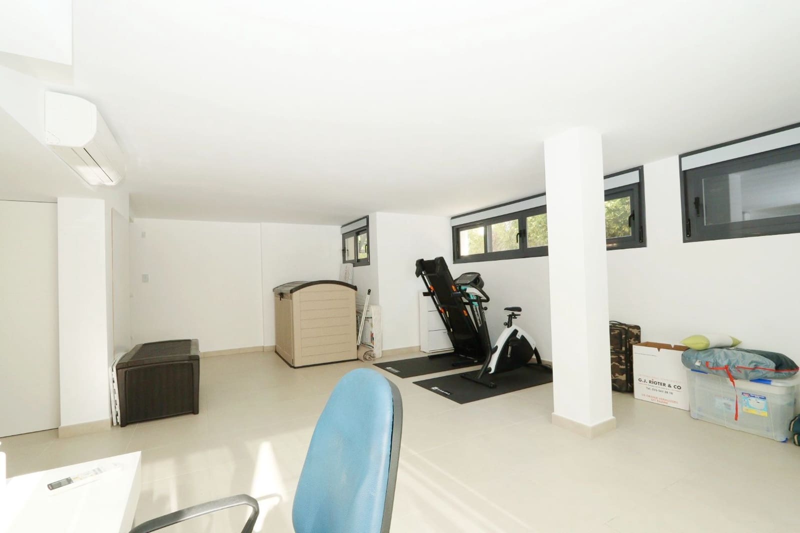 Chalet de 3 habitaciones en La Nucia en venta con piscina garaje - 585.000 € (Ref: 9451642)