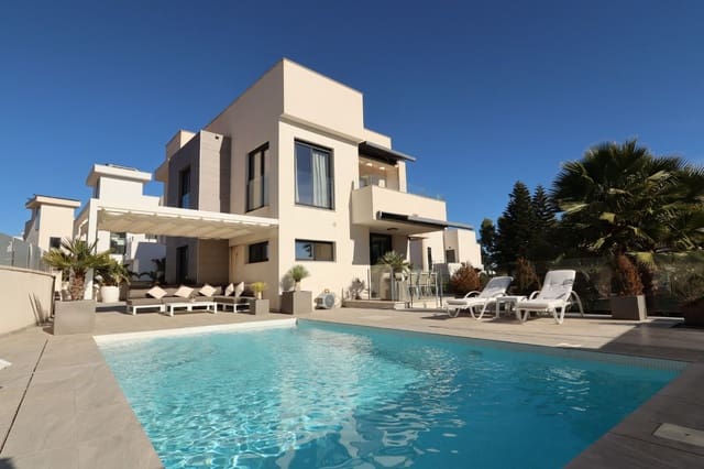 Chalet de 3 habitaciones en La Nucia en venta con piscina garaje - 585.000 € (Ref: 9451642)