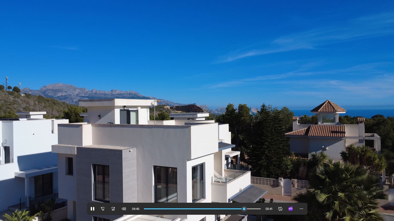 Chalet de 3 habitaciones en La Nucia en venta con piscina garaje - 585.000 € (Ref: 9451642)