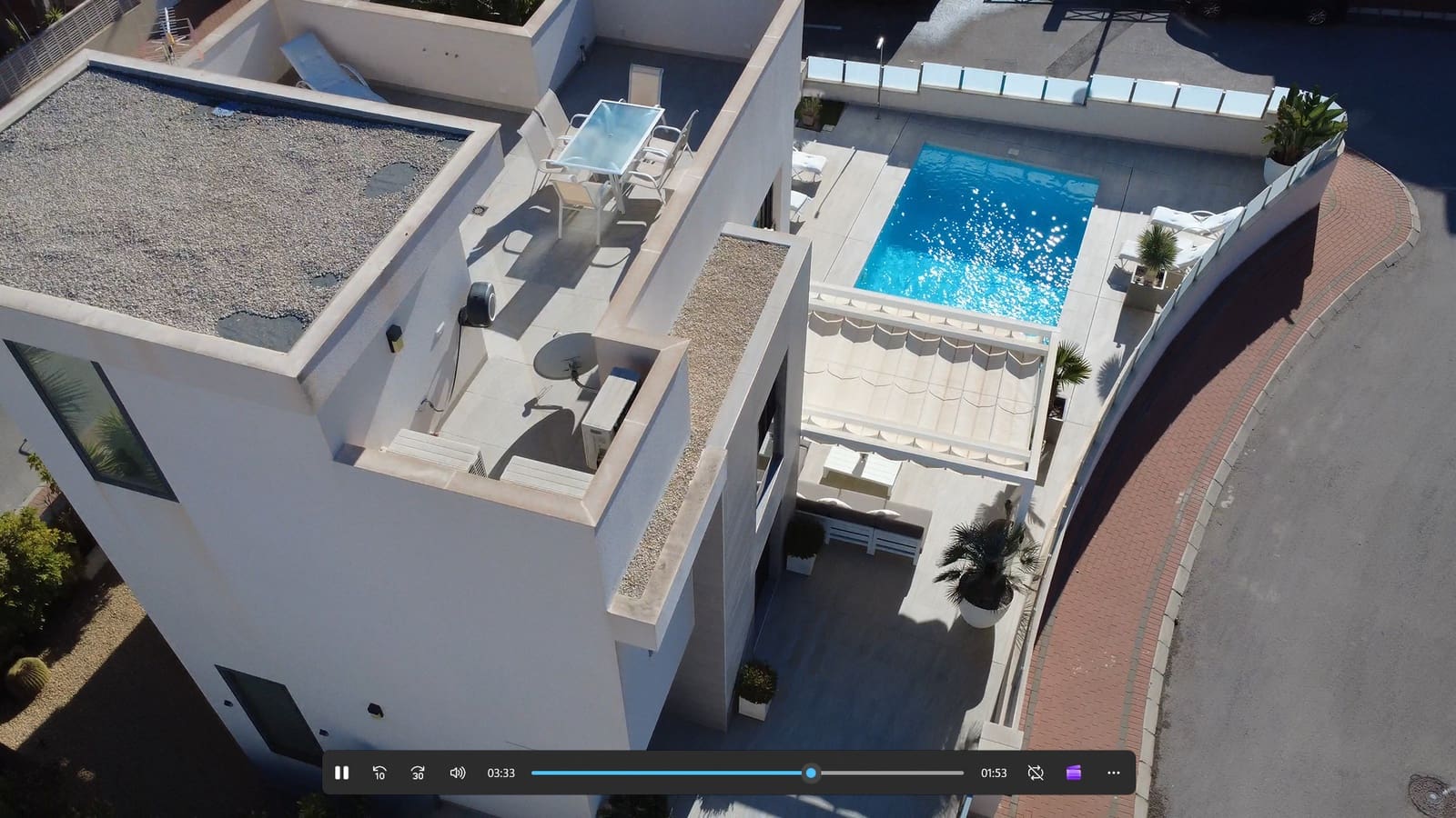 Chalet de 3 habitaciones en La Nucia en venta con piscina garaje - 585.000 € (Ref: 9451642)