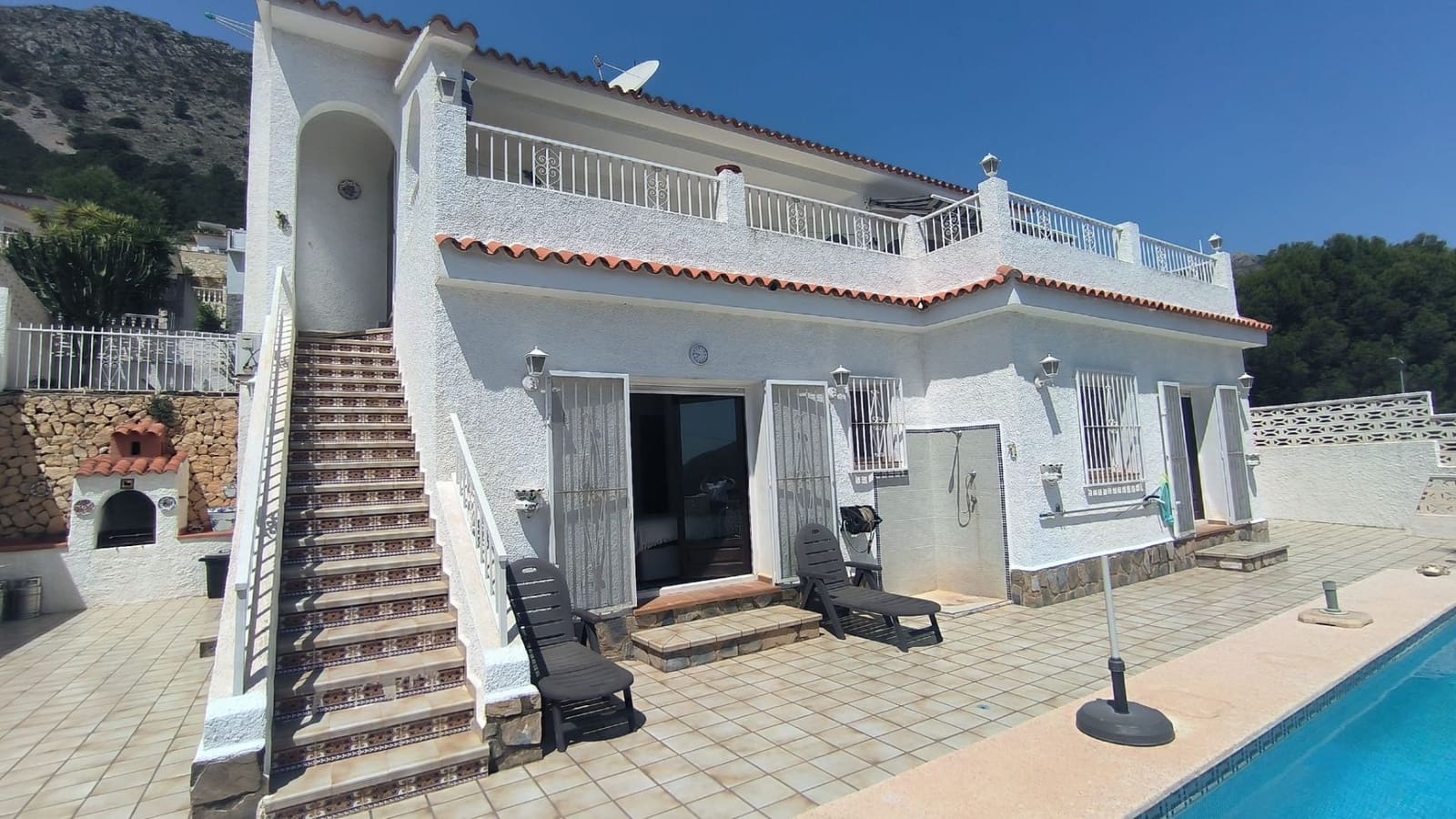 3 bedroom Villa for sale in Callosa d'En Sarria with pool garage - € 359,000 (Ref: 9610815)