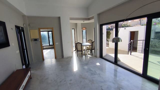 Chalet de 3 habitaciones en Polop en venta con piscina garaje - 435.000 € (Ref: 9610816)