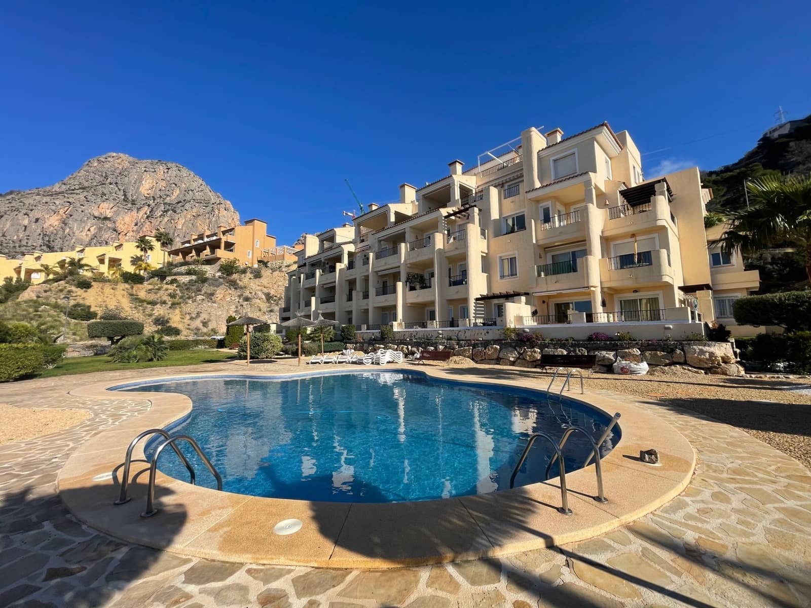 2 makuuhuone Huoneisto myytävänä paikassa Altea mukana uima-altaan 
autotalli - 360 000 € (Ref: 9669943)