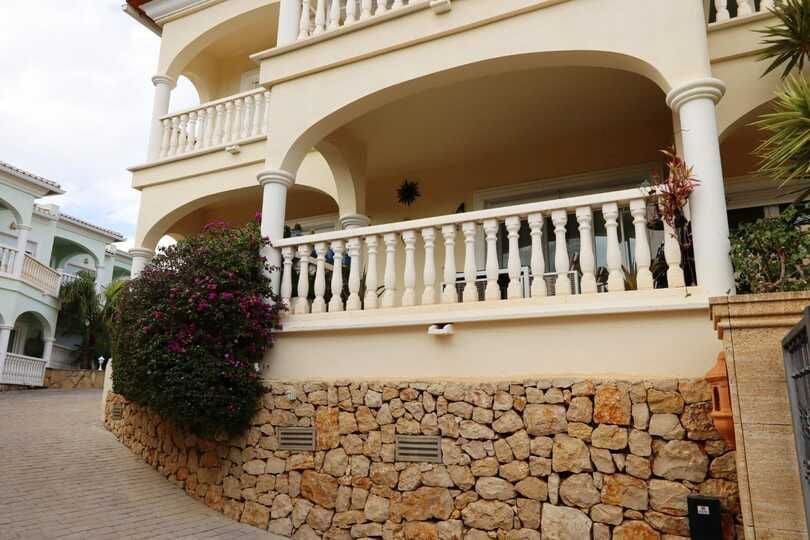 2 bedroom Apartment for sale in Benissa with pool - € 329,000 (Ref: 9673825)