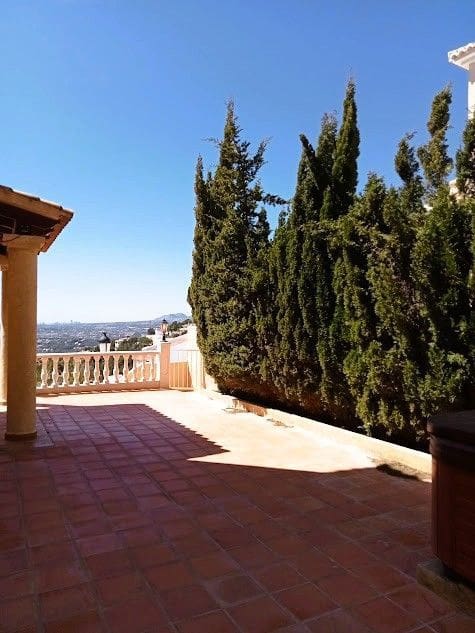 3 bedroom Villa for sale in Altea with pool garage - € 450,000 (Ref: 9731665)