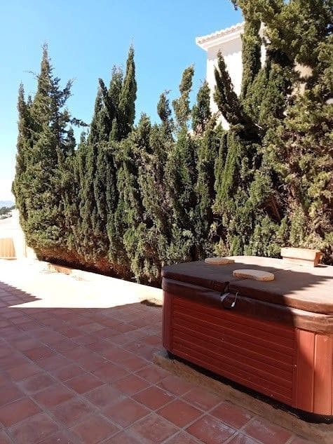 3 bedroom Villa for sale in Altea with pool garage - € 450,000 (Ref: 9731665)