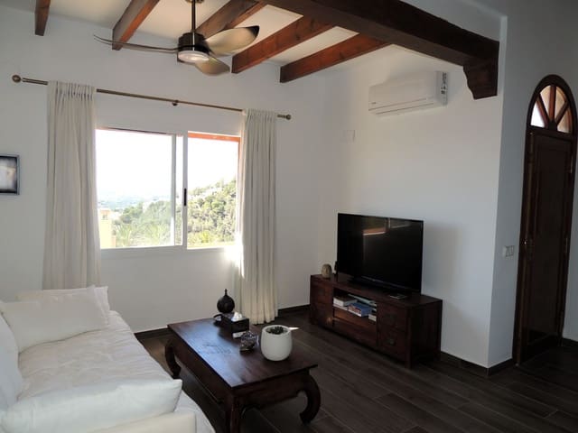 3 bedroom Villa for sale in Altea with pool garage - € 450,000 (Ref: 9731665)