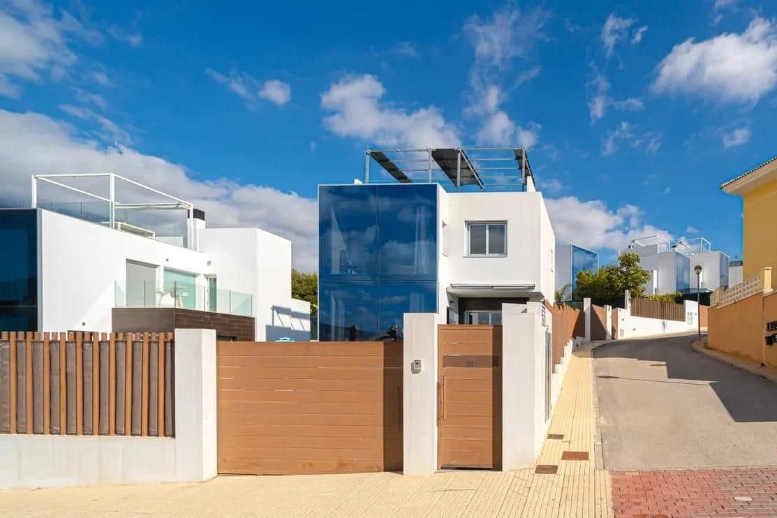 4 slaapkamer Villa te koop in Finestrat met zwembad garage - € 675.000 (Ref: 9737973)