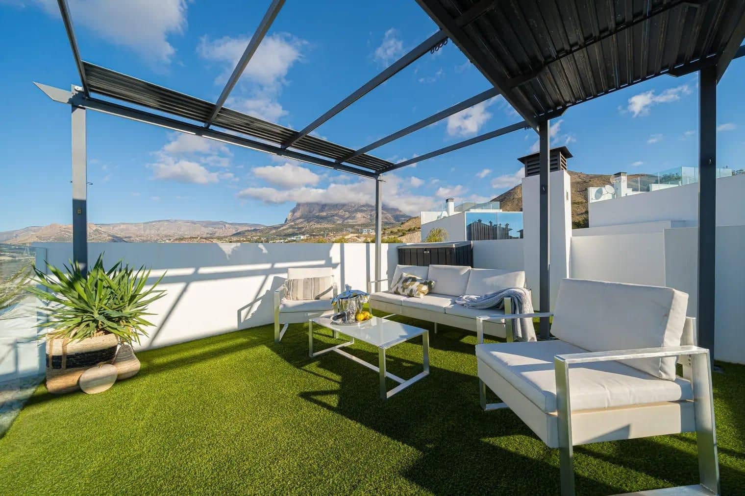 4 slaapkamer Villa te koop in Finestrat met zwembad garage - € 675.000 (Ref: 9737973)