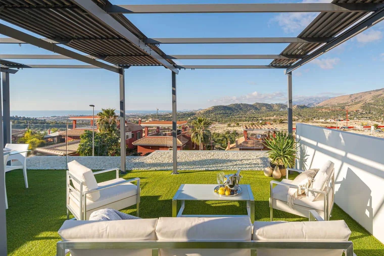 4 slaapkamer Villa te koop in Finestrat met zwembad garage - € 675.000 (Ref: 9737973)