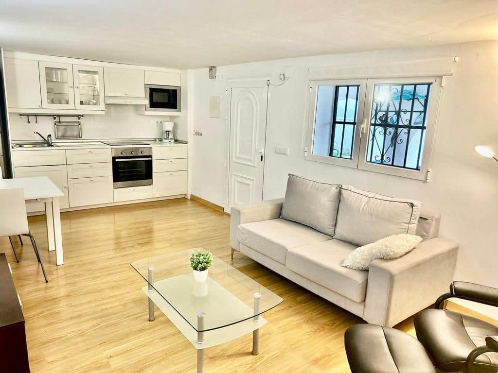 4 slaapkamer Villa te koop in La Nucia met zwembad garage - € 575.000 (Ref: 9803913)