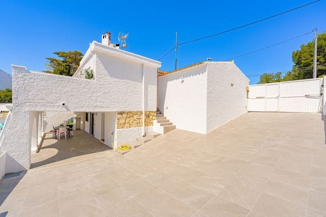 4 slaapkamer Villa te koop in La Nucia met zwembad garage - € 575.000 (Ref: 9803913)