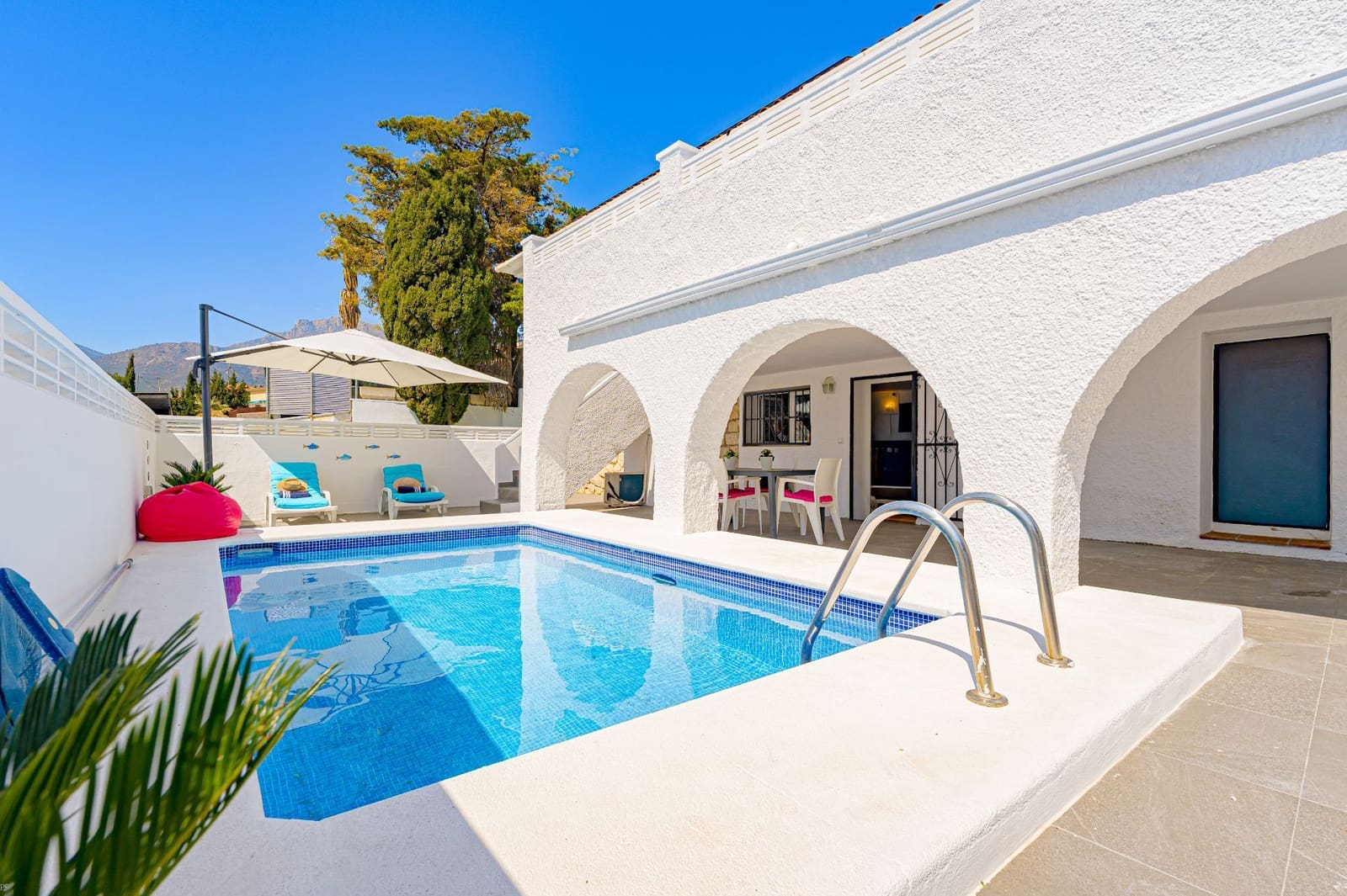 4 slaapkamer Villa te koop in La Nucia met zwembad garage - € 575.000 (Ref: 9803913)