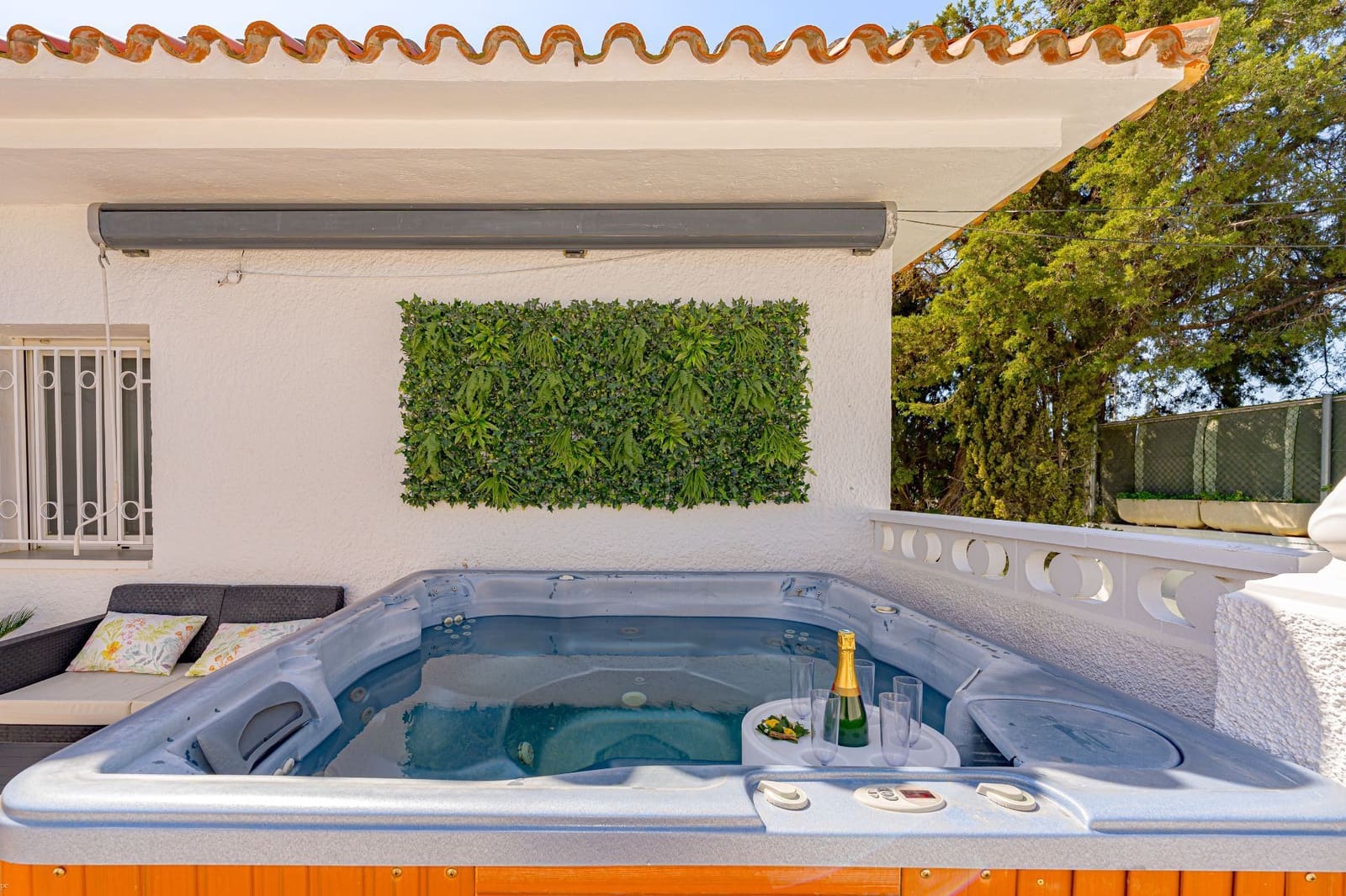 4 slaapkamer Villa te koop in La Nucia met zwembad garage - € 575.000 (Ref: 9803913)