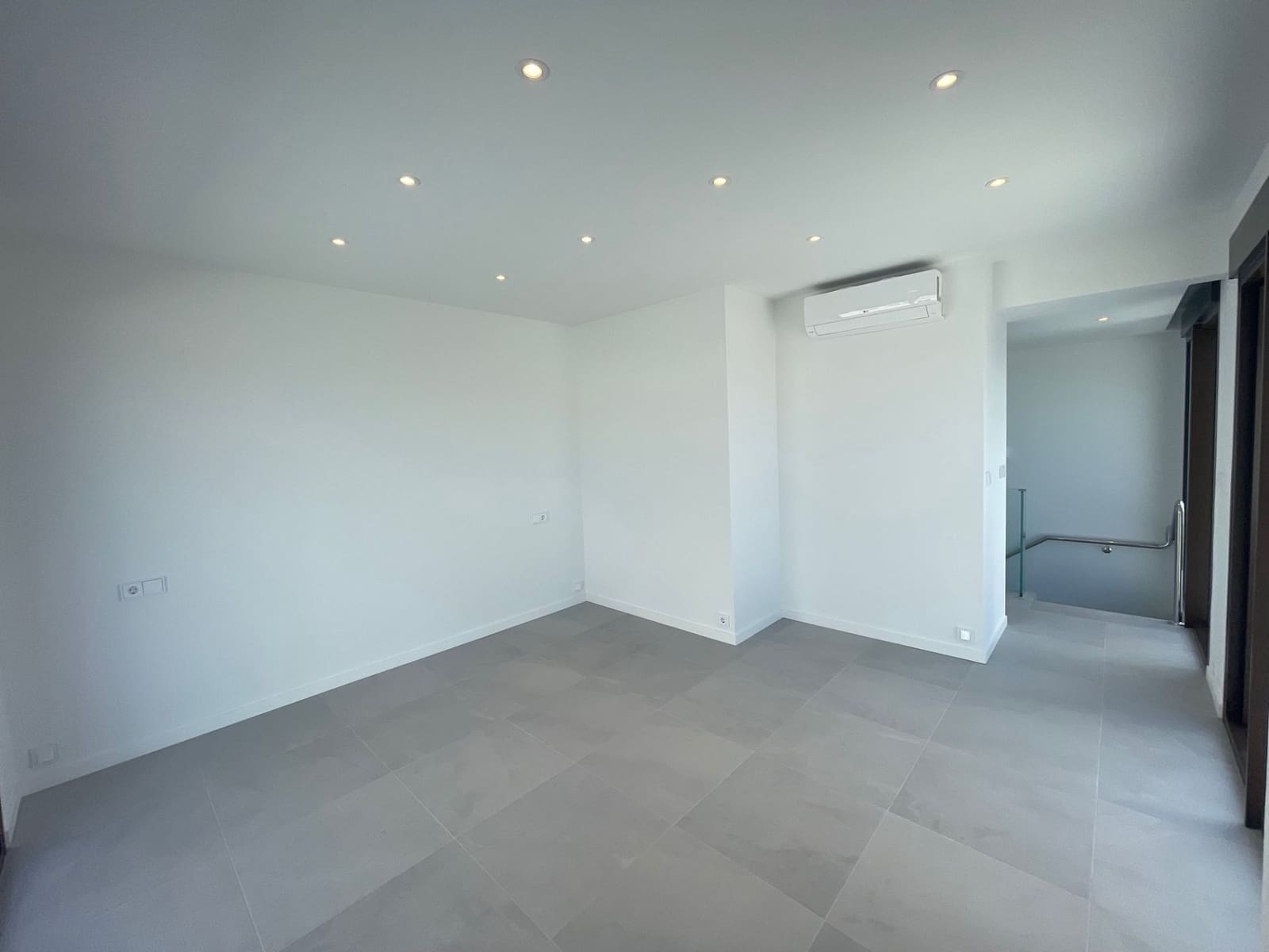 4 quarto Apartamento para venda em Finestrat com piscina garagem - 725 000 € (Ref: 9811214)