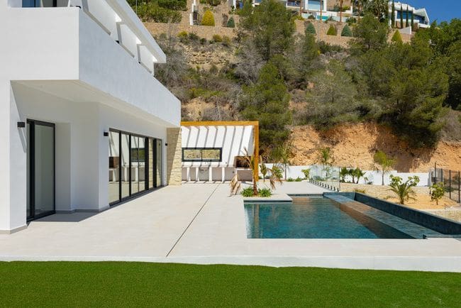 4 sovrum Villa till salu i Calpe / Calp med pool garage - 1 700 000 € (Ref: 9866463)
