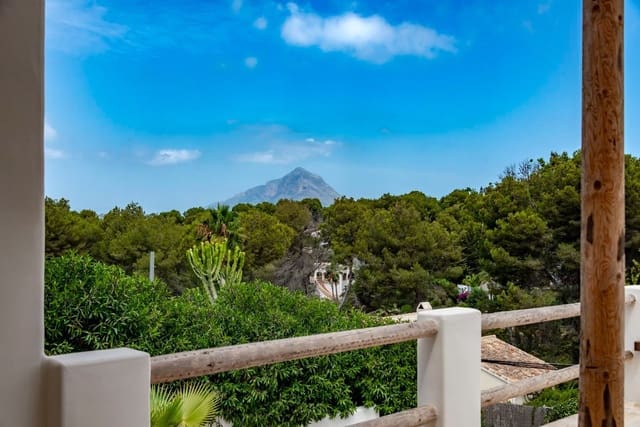 3 quarto Moradia para venda em Cap Martí - El Tossalet - Pinomar, Javea / Xàbia com piscina garagem - 865 000 € (Ref: 9889727)
