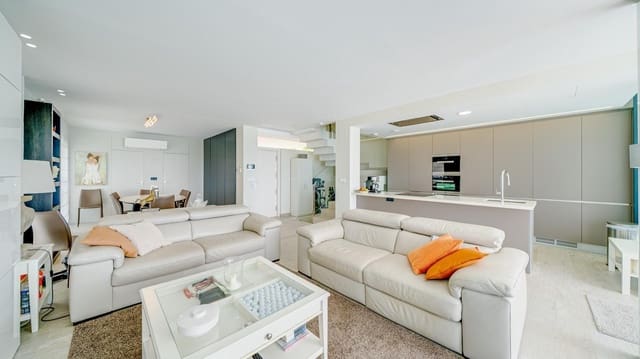 5 Zimmer Villa zu verkaufen in Finestrat mit Pool - 895.000 € (Ref: 9910015)