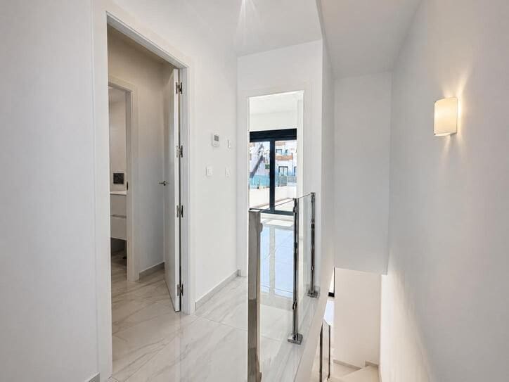 3 soveværelse Villa til salg i Polop med swimmingpool garage - € 489.000 (Ref: 9928711)