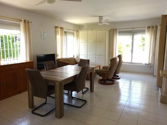 2 soverom Villa til salgs i Alfaz del Pi / L'Alfàs del Pi med svømmebasseng garasje - € 395 000 (Ref: 9945084)