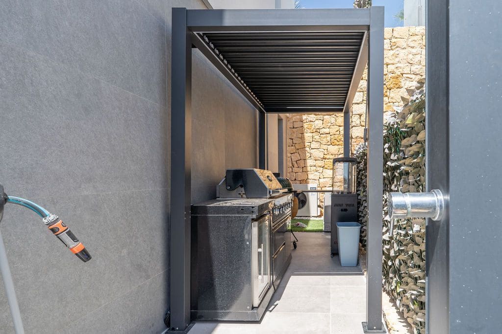 4 slaapkamer Villa te koop in Finestrat met zwembad garage - € 1.749.000 (Ref: 9990198)
