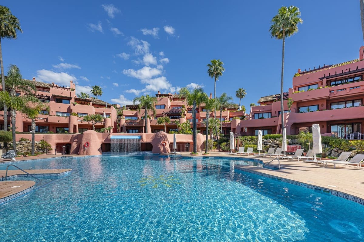 3 slaapkamer Appartement te koop in Estepona met zwembad garage - € 2.695.000 (Ref: 10019999)